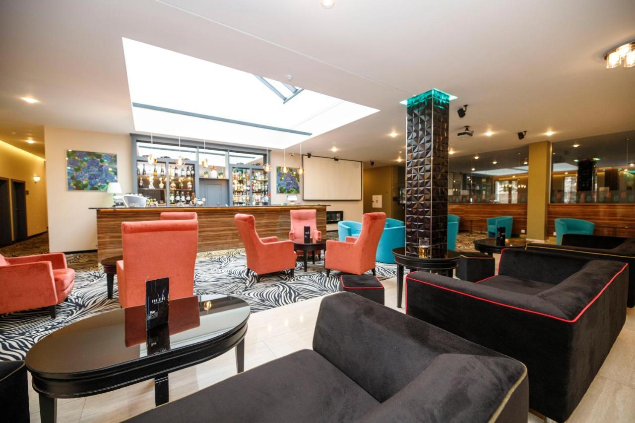 Parkhotel Carlsbad Inn Dalovice Bagian luar foto