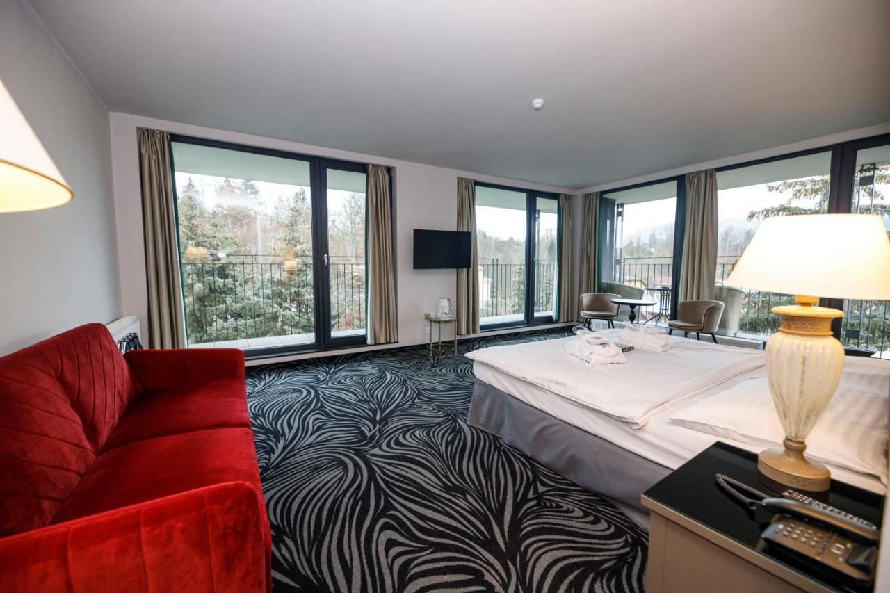 Parkhotel Carlsbad Inn Dalovice Bagian luar foto