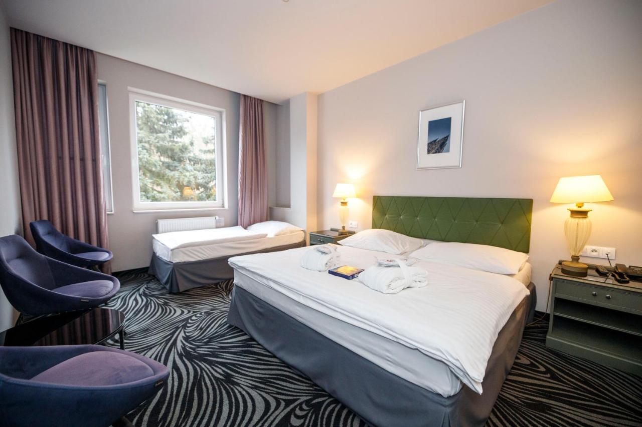 Parkhotel Carlsbad Inn Dalovice Bagian luar foto