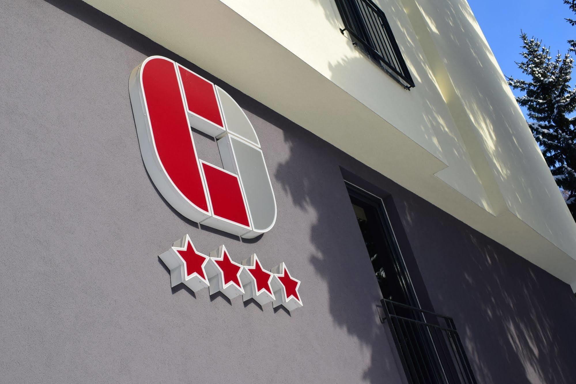 Parkhotel Carlsbad Inn Dalovice Bagian luar foto