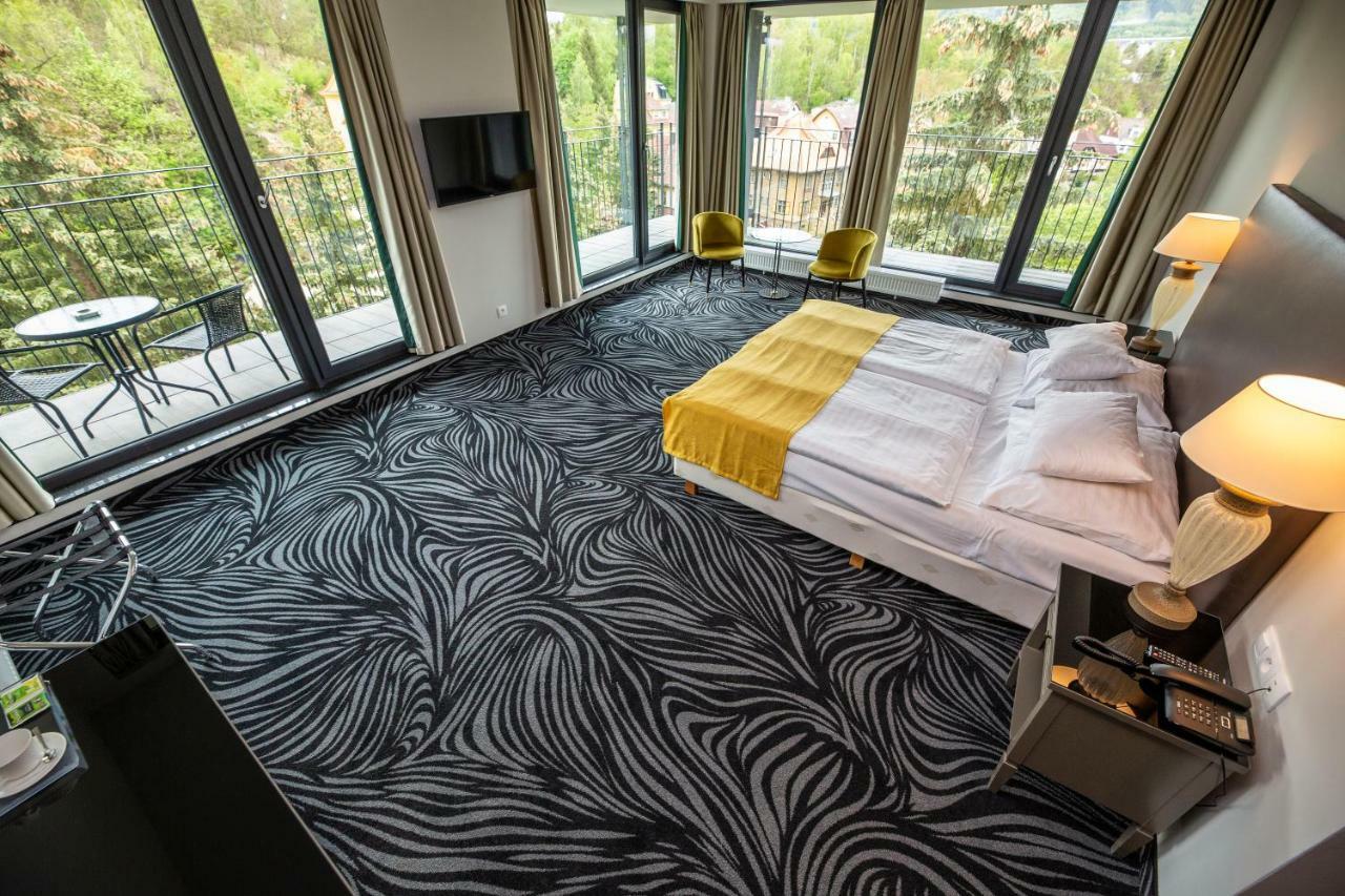 Parkhotel Carlsbad Inn Dalovice Bagian luar foto