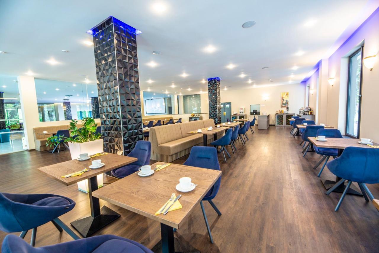 Parkhotel Carlsbad Inn Dalovice Bagian luar foto